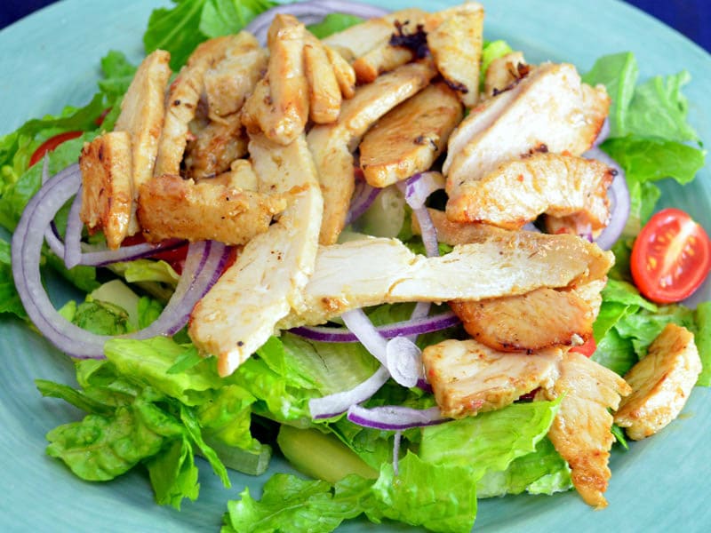 Tossed salad with chicken