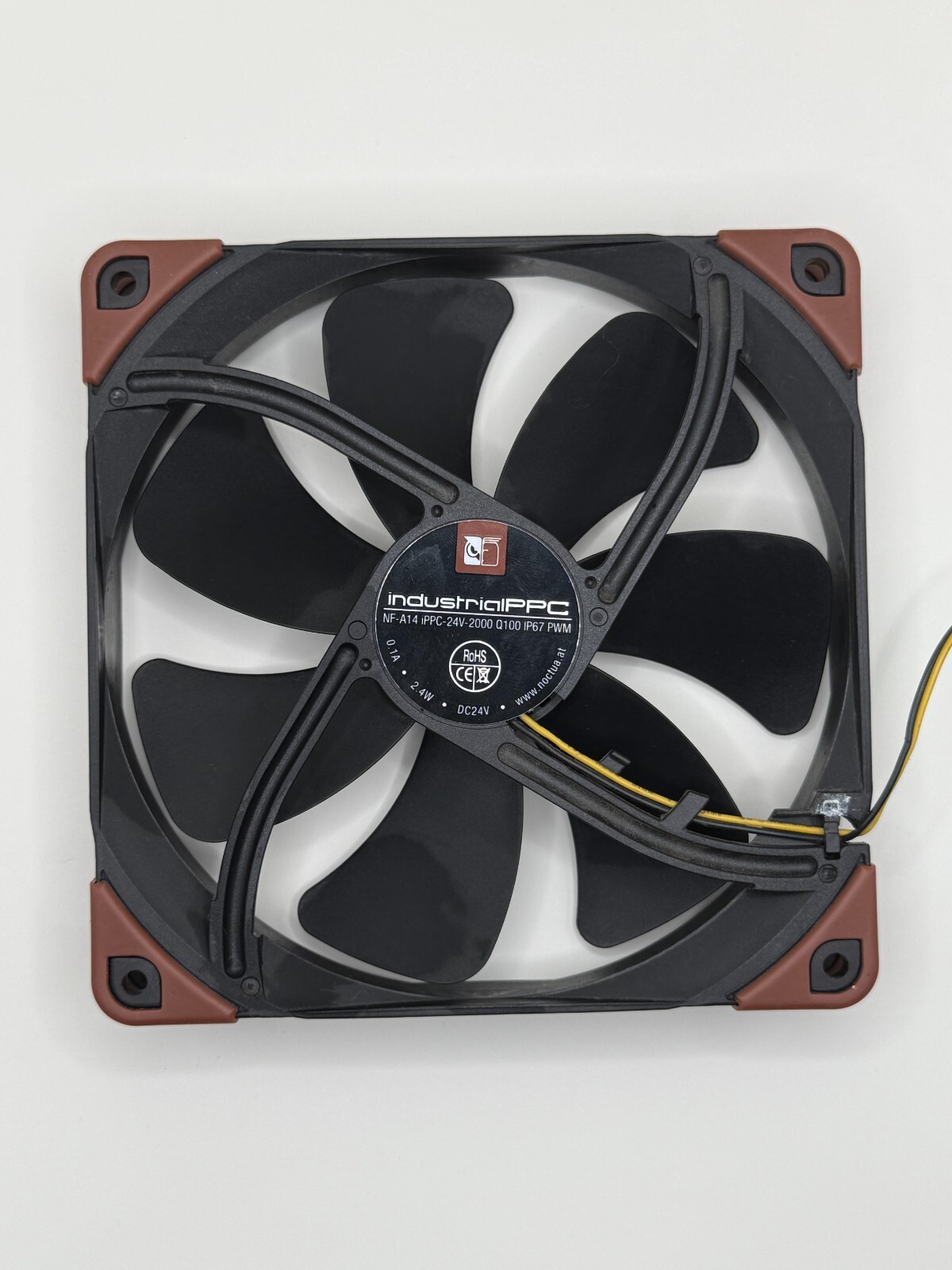 Lot of 2 Noctua NF-A14 industrialPPC-2000 PWM 140mm 4-Pin Case Fans 2000 RPM
